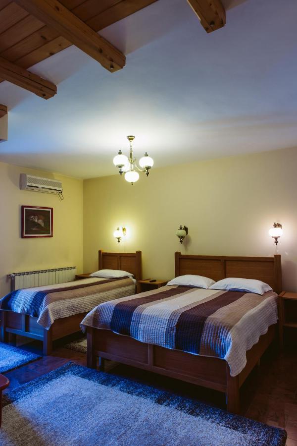 Pensiunea Imperial Târgu-Mureş Extérieur photo