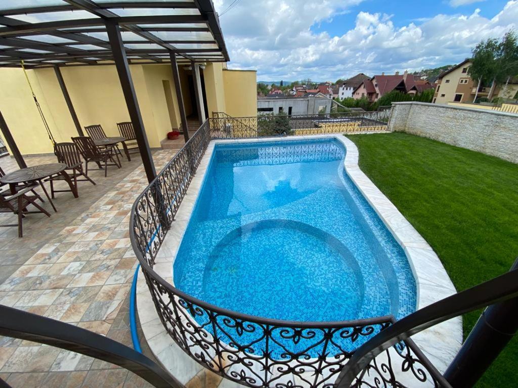 Pensiunea Imperial Târgu-Mureş Extérieur photo