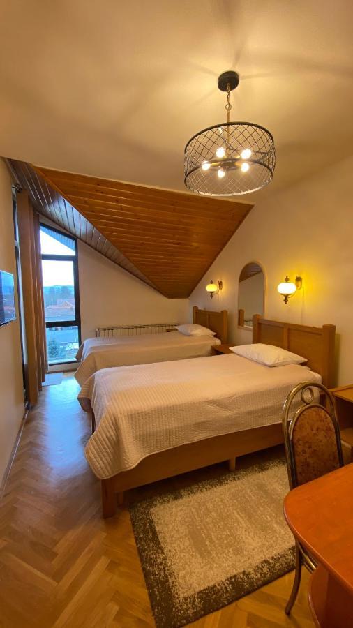 Pensiunea Imperial Târgu-Mureş Extérieur photo