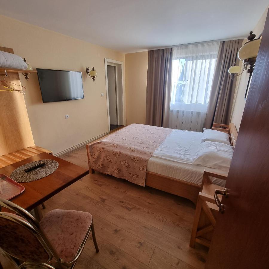 Pensiunea Imperial Târgu-Mureş Extérieur photo