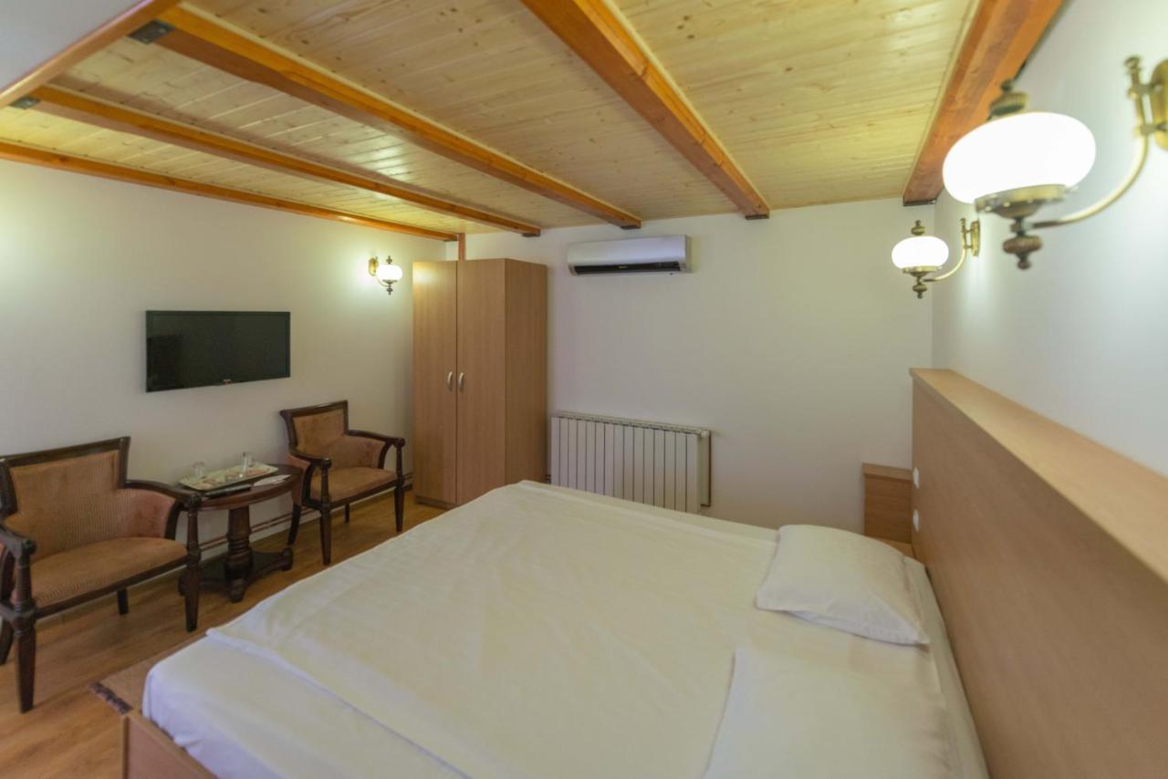 Pensiunea Imperial Târgu-Mureş Extérieur photo